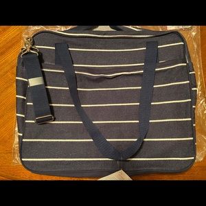 AWAY FOR THE WEEKENDER $80 / (3013) NAVY WIDE STRIPE MINI ZIPPER POUCH 12